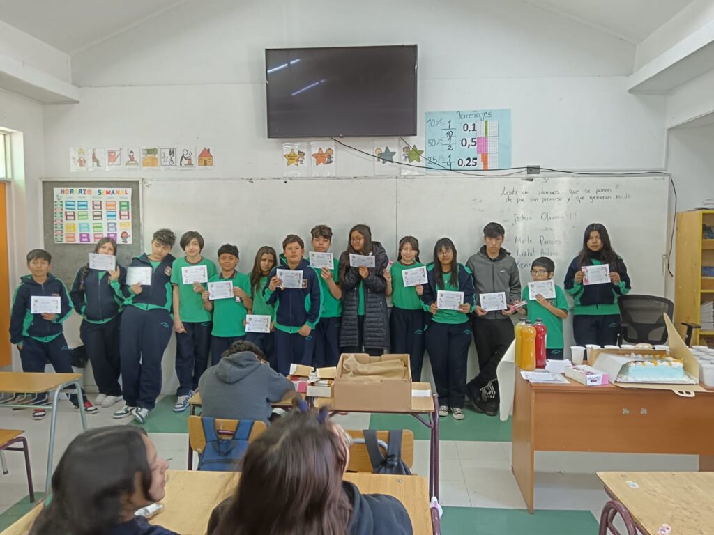 ¡Felicitaciones al 7.° B por obtener la mejor asistencia del mes de junio!